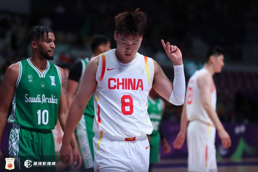 首战告捷！中国93-88沙特 三分表现抢眼 末节险情凸显需总结提升